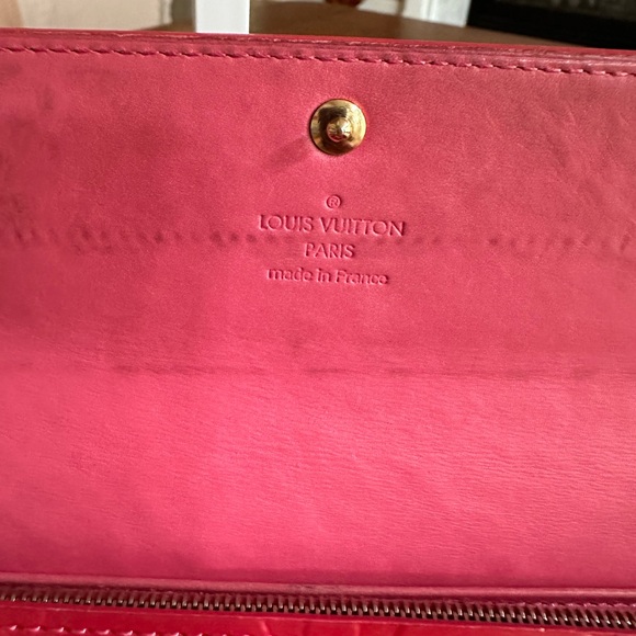 Louis Vuitton Vernis Sara Wallet, Pinkish Red Color - Picture 9 of 12